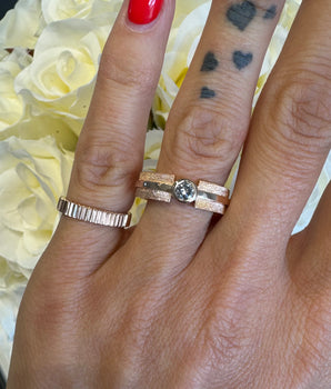 14K Rozā zelta Lola gredzens ar salt & pepper briljantu