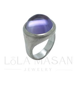 Sterling silver ring with an amethyst