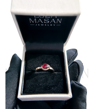 14k Gold ring with garnet gemstone